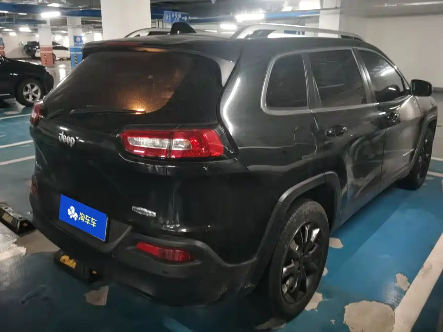 Jeep Cherokee (Import) — миниатюра 3