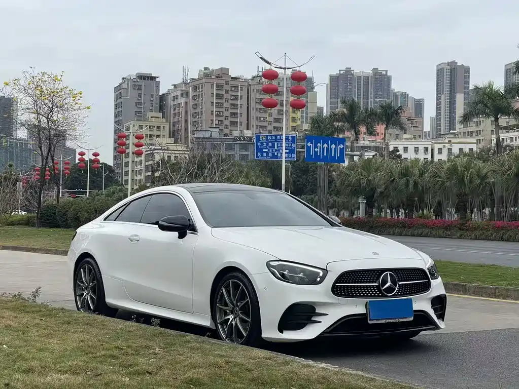 MERCEDES-BENZ E CLASS