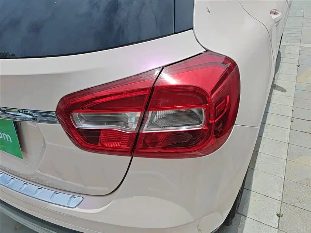 Mercedes-Benz GLA 2016 GLA 200 Fashion