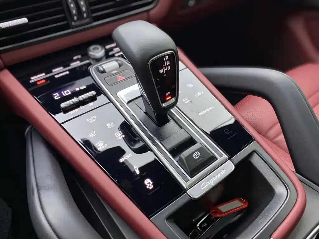 Porsche Cayenne — миниатюра 20