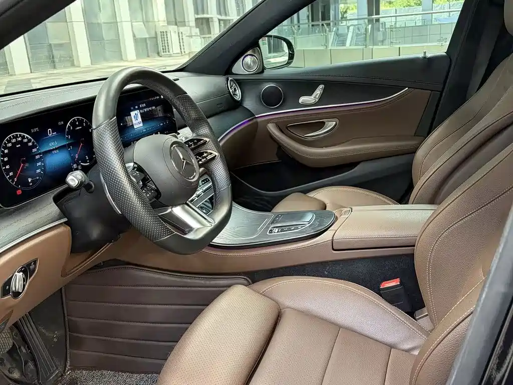 Mercedes-Benz E-Class — миниатюра 9