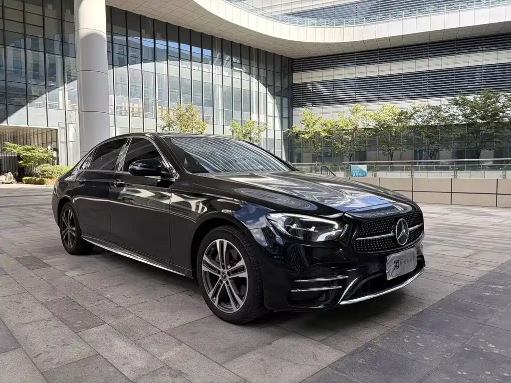 Mercedes-Benz E-Class — миниатюра 3
