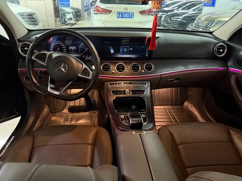 Mercedes-Benz E-Class — миниатюра 9