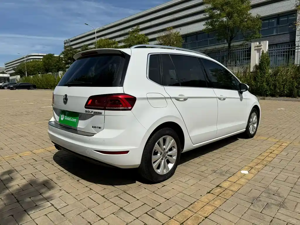 VOLKSWAGEN GOLF*JIAYU