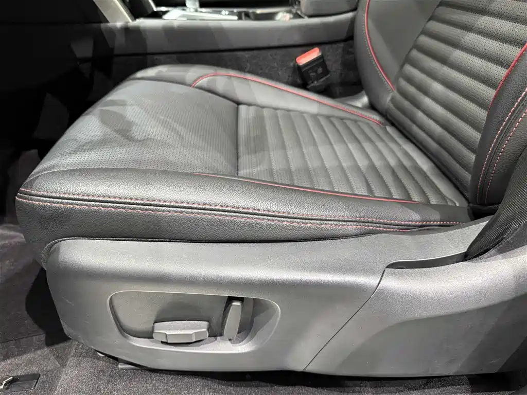 Land Rover Discovery Sport Hybrid — миниатюра 12