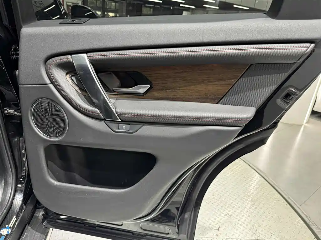 Land Rover Discovery Sport Hybrid — миниатюра 16