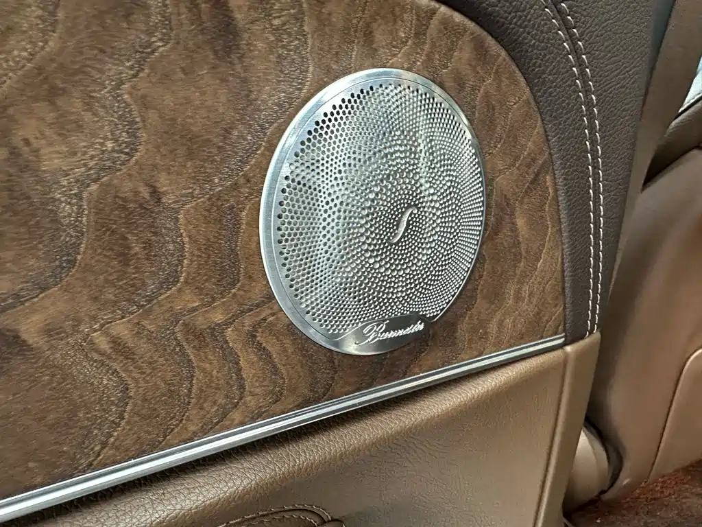 Mercedes-Benz E-Class — миниатюра 6