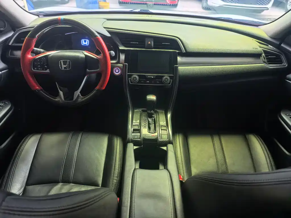 Honda Civic 2016 220TURBO CVT Luxury