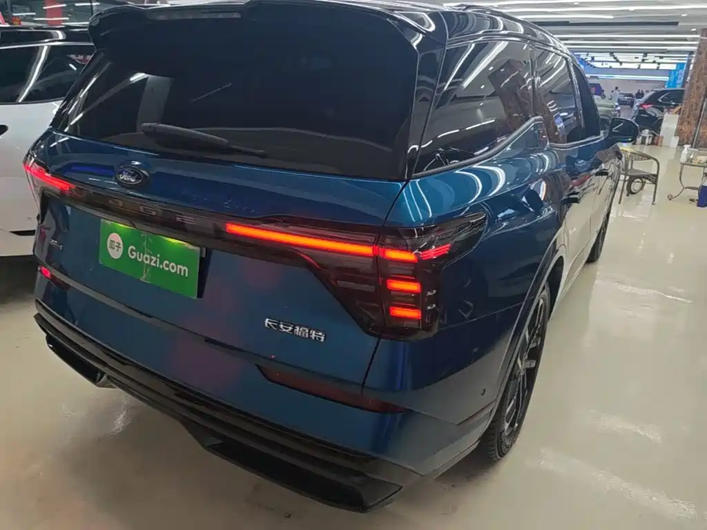 Ford Edge — миниатюра 8