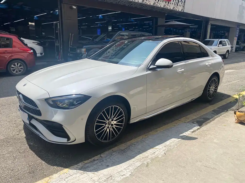 Mercedes-Benz C-Class 2024