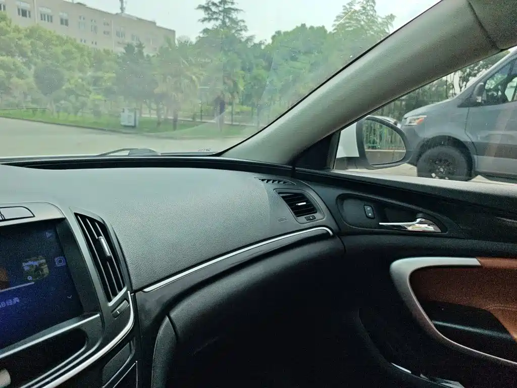 Buick Regal — миниатюра 20