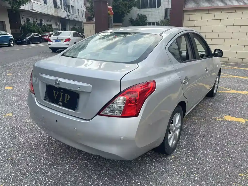 Nissan Sunny — миниатюра 5