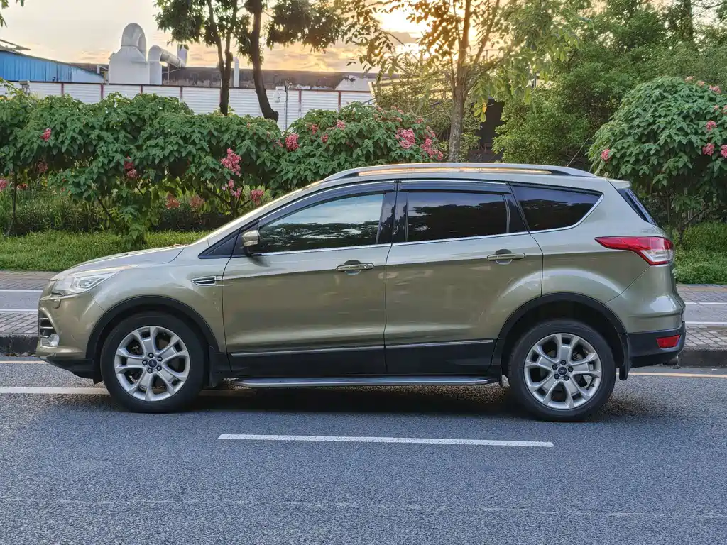 Ford Kuga 2.0L GTDi 4WD Sport Type, фото 7