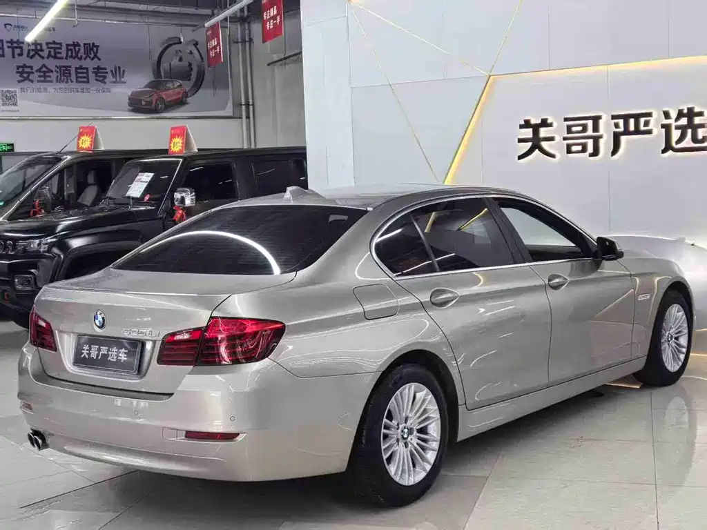 BMW 5 Series — миниатюра 9
