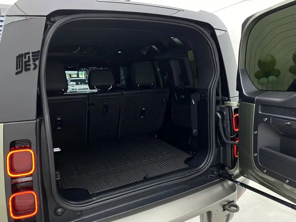 Land Rover Defender — миниатюра 31