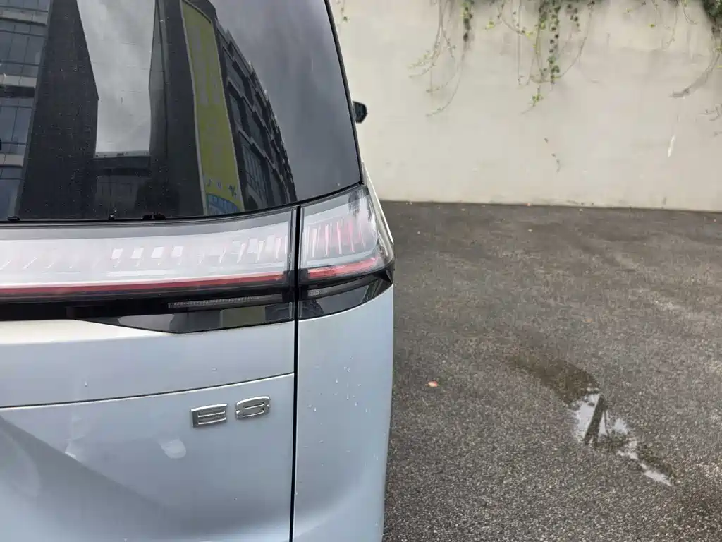 GAC Motor 传祺E8 PHEV — миниатюра 22
