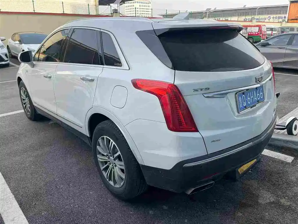 CADILLAC XT5