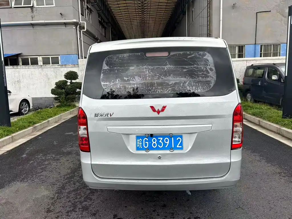 Wuling Rongguang V — миниатюра 13