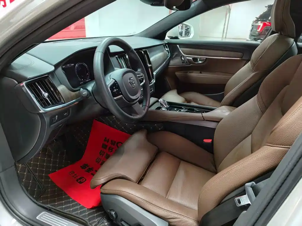 Volvo S90 — миниатюра 8