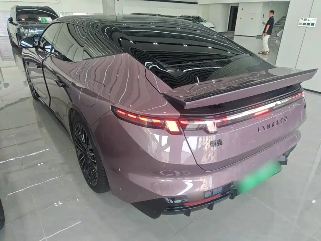 Lynk & Co 10 — миниатюра 5
