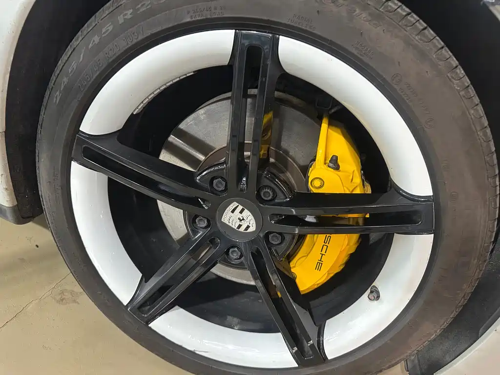 Porsche Taycan — миниатюра 9