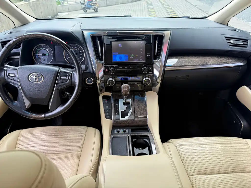 Toyota Alphard 2019 2.5L Luxury
