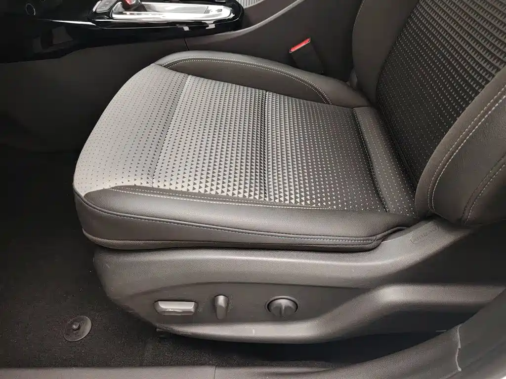 CHEVROLET XINGMAILUO