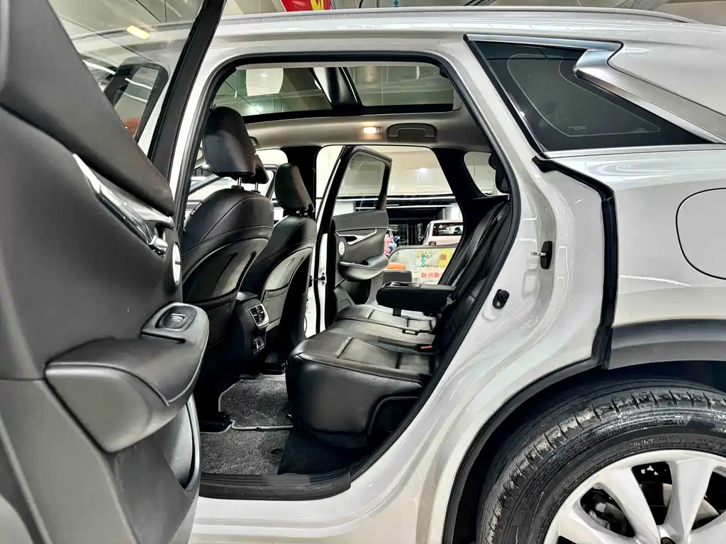 Infiniti QX50 — миниатюра 6