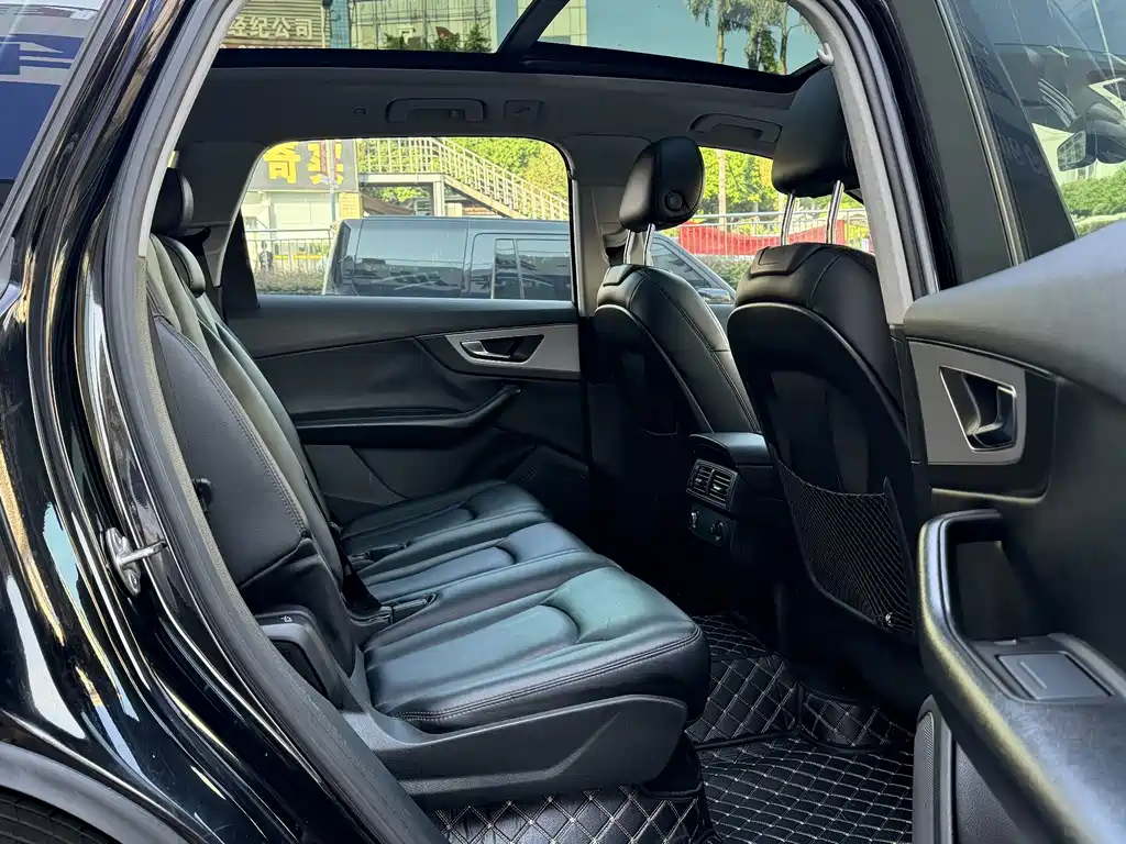 Audi Q7 — миниатюра 10