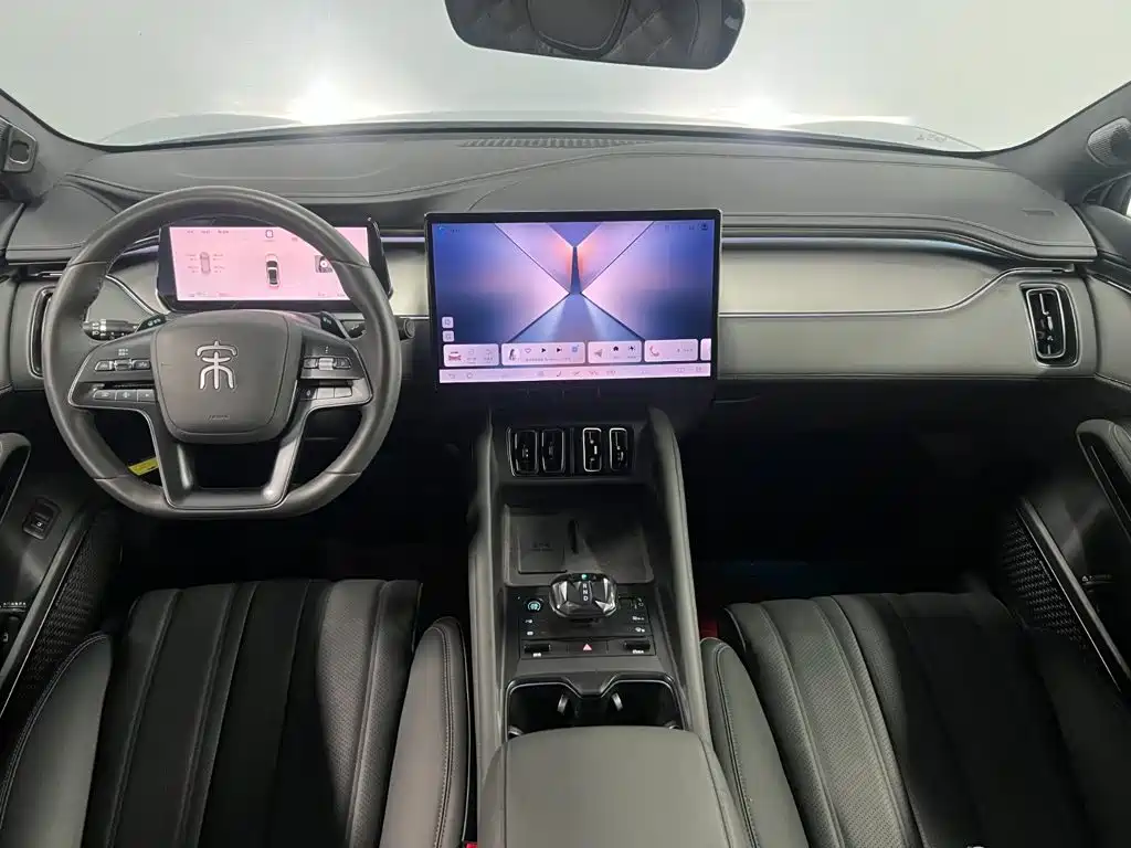 BYD L EV — миниатюра 6