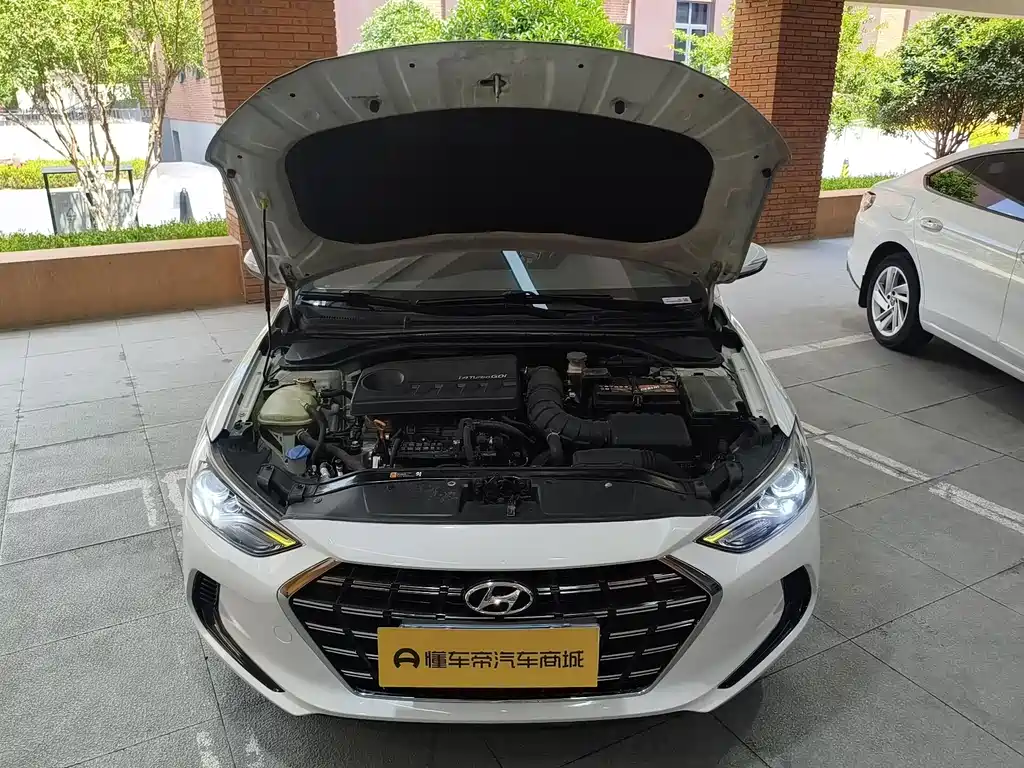 Hyundai Elantra — миниатюра 19