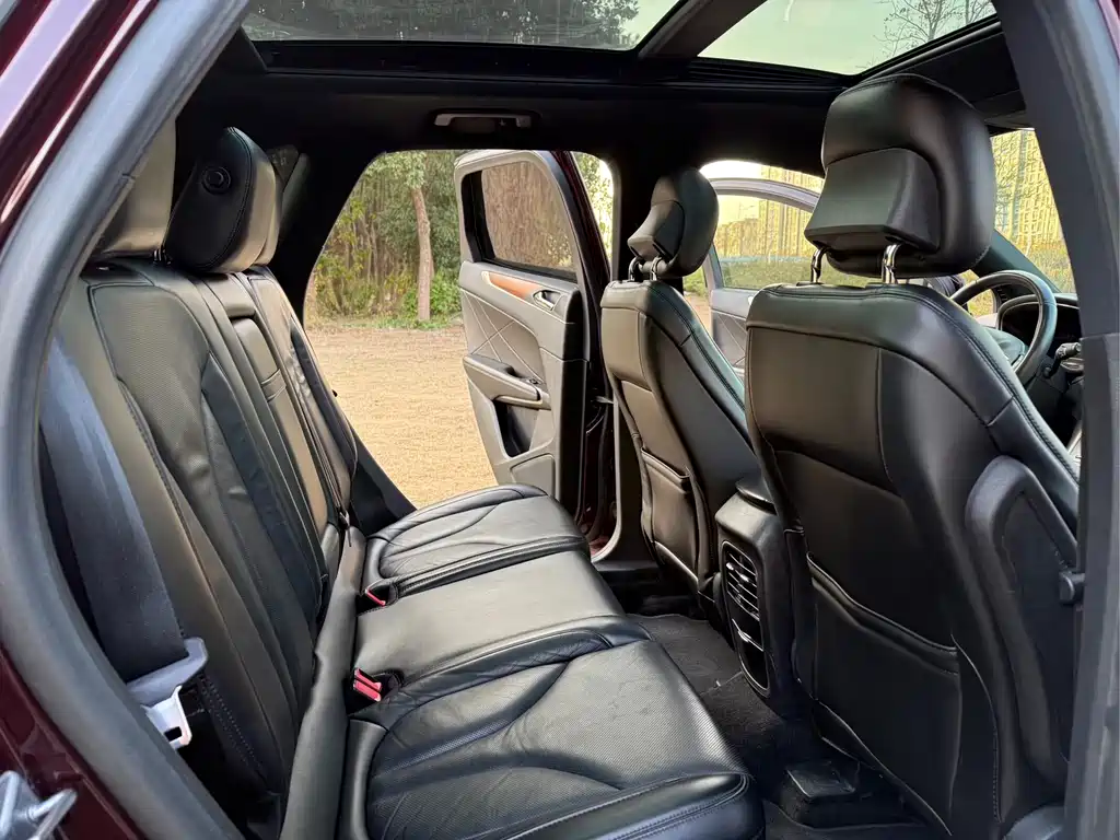 Lincoln MKC — миниатюра 7