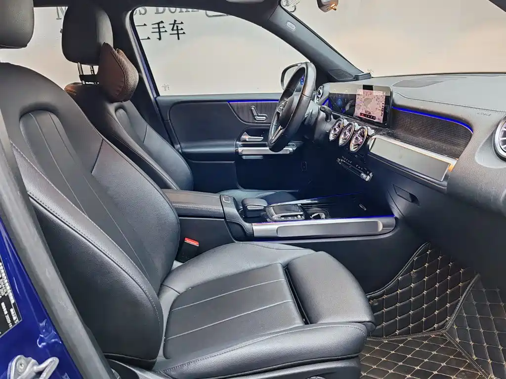 Mercedes-Benz GLB — миниатюра 11
