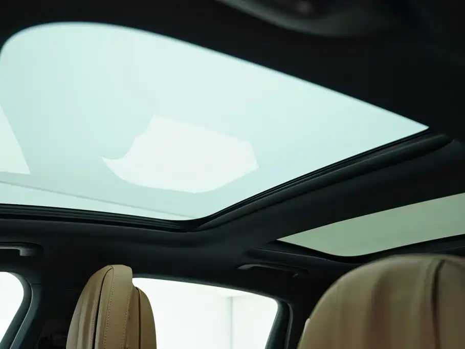 Mercedes-Benz E-Class — миниатюра 10
