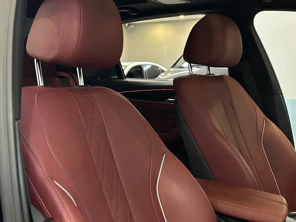 BMW 5 Series — миниатюра 12