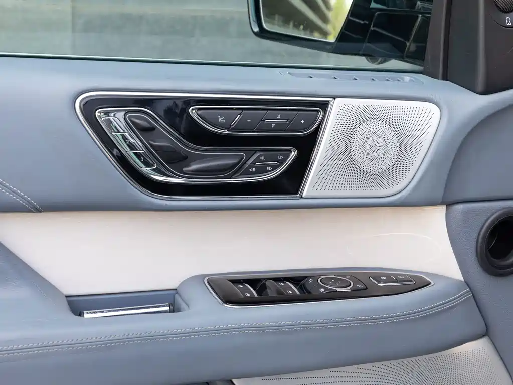 Lincoln Navigator — миниатюра 9