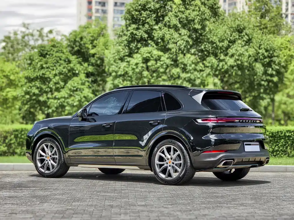 Porsche Cayenne — миниатюра 6