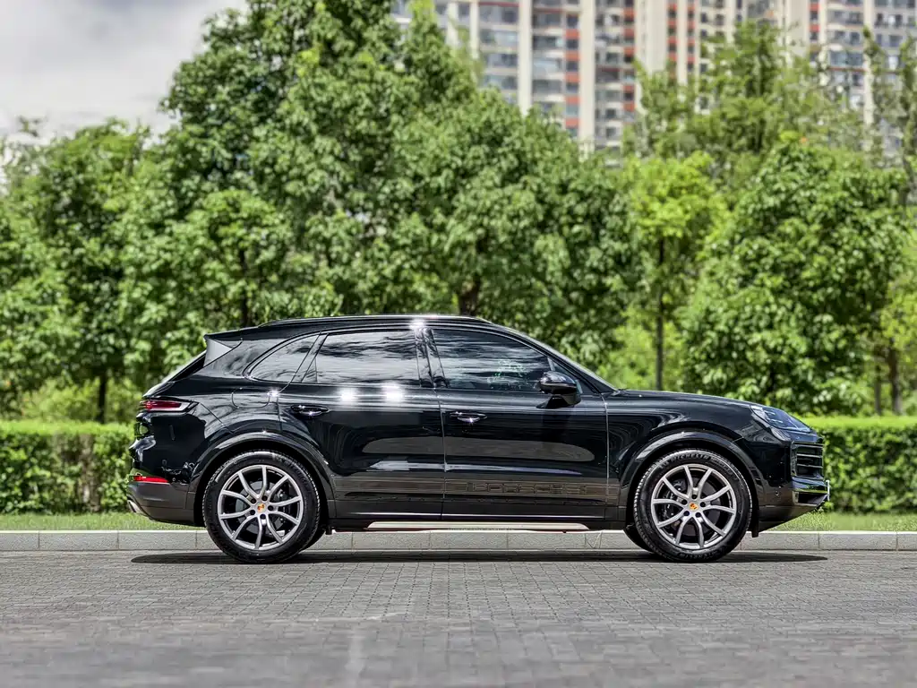 Porsche Cayenne — миниатюра 4
