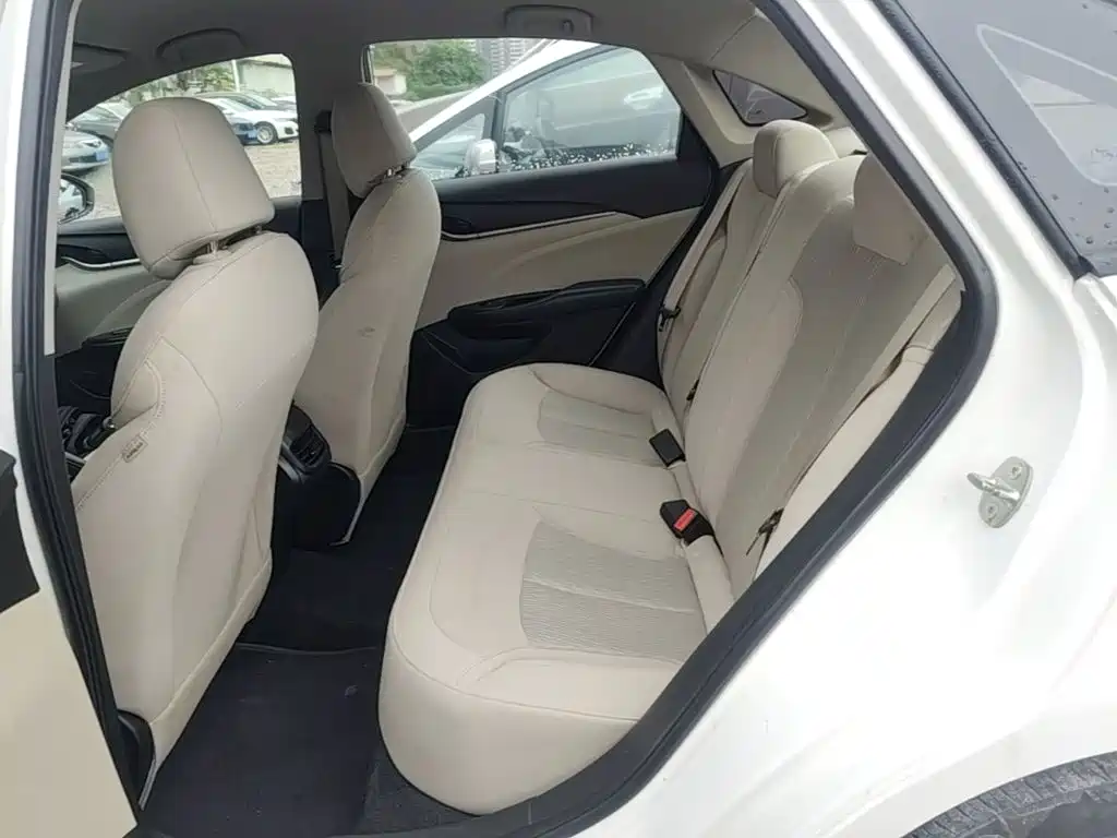 Buick Excelle — миниатюра 17