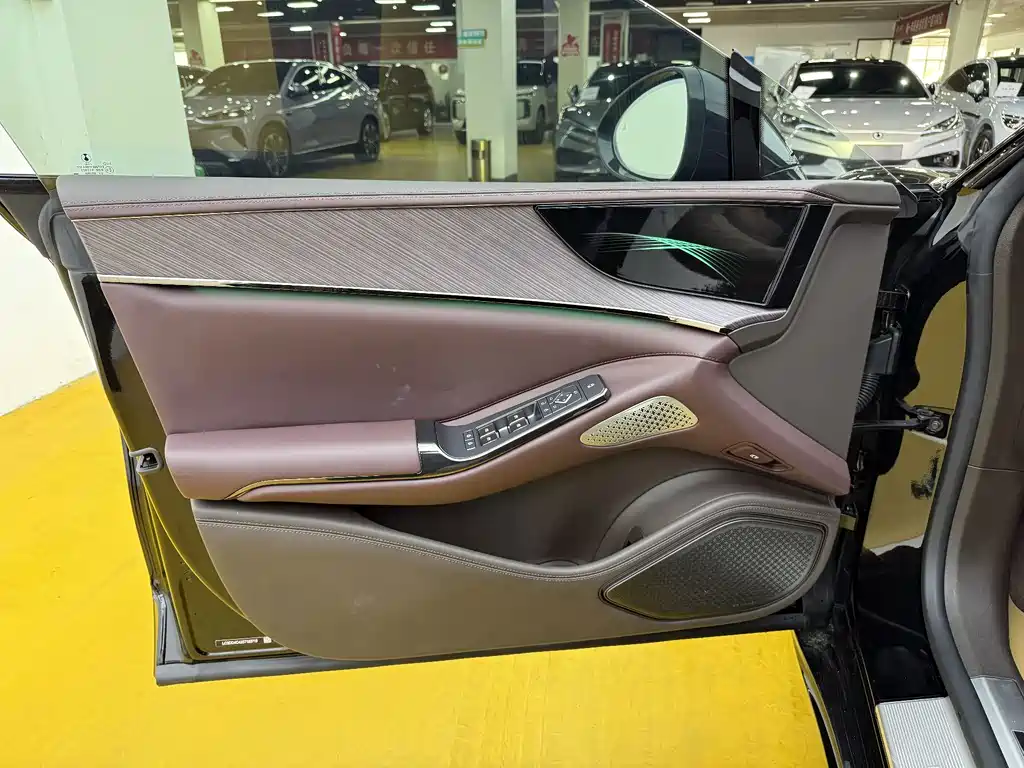 Denza Denza Z9GT — миниатюра 3