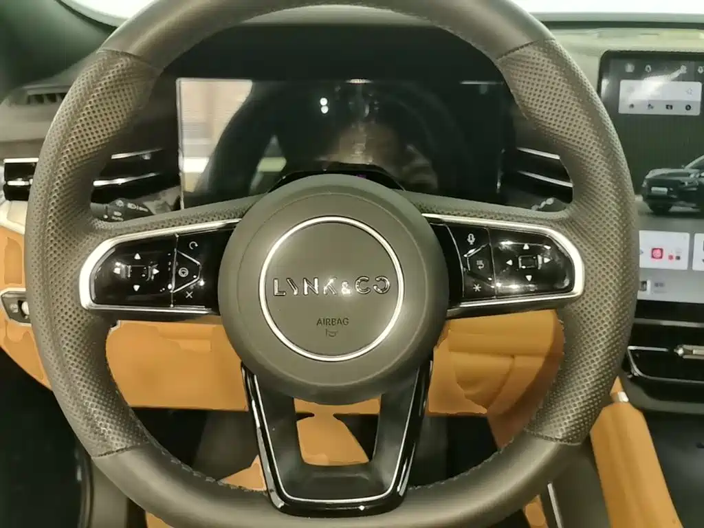 Lynk & Co 09 EM-P — миниатюра 11