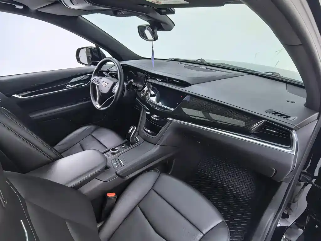 Cadillac XT6 2021 28T мест Luxury