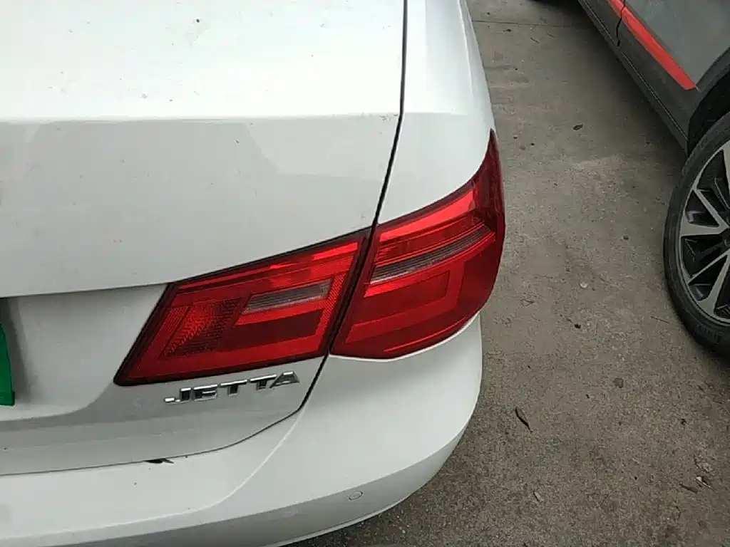 Volkswagen Jetta — миниатюра 8