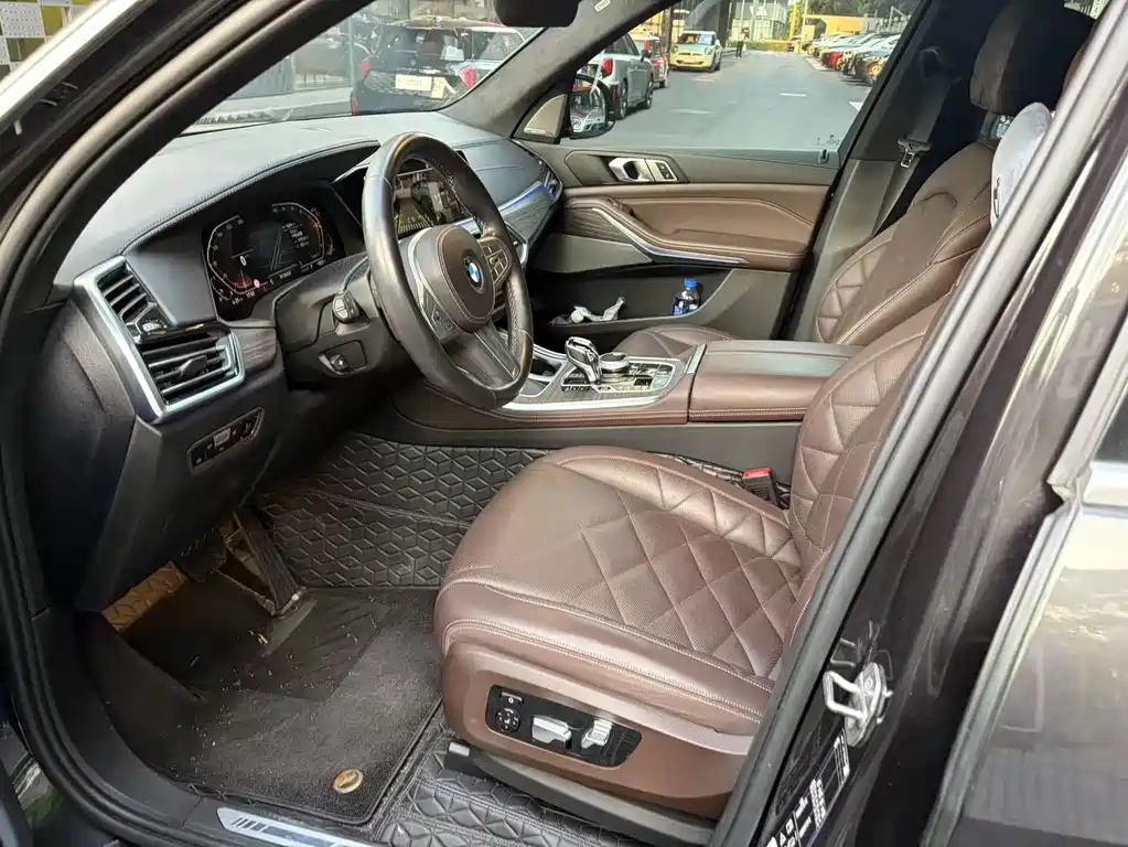 BMW X5 2022 xDrive 40Li M Sport