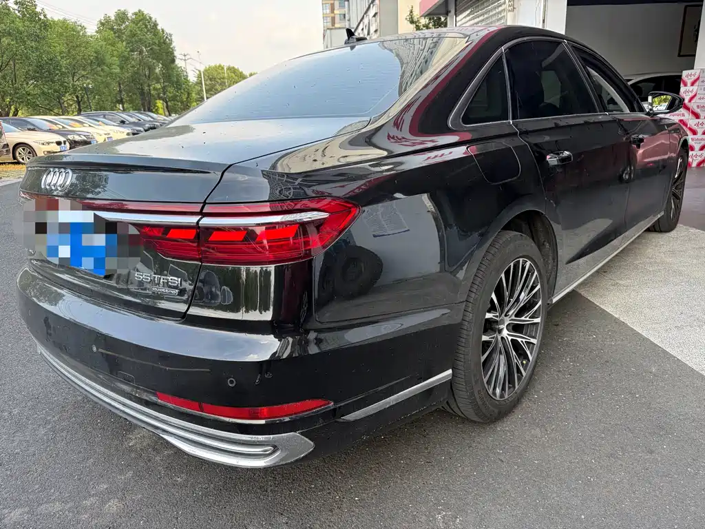 Audi A8 — миниатюра 3