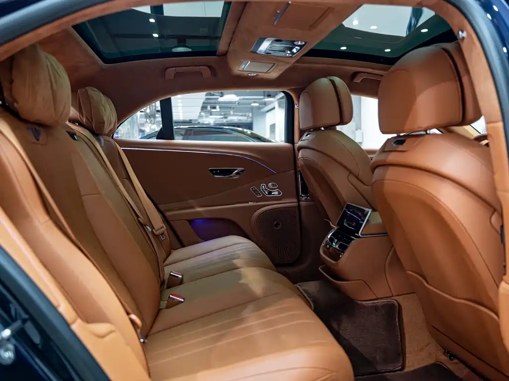 Bentley Flying Spur — миниатюра 16