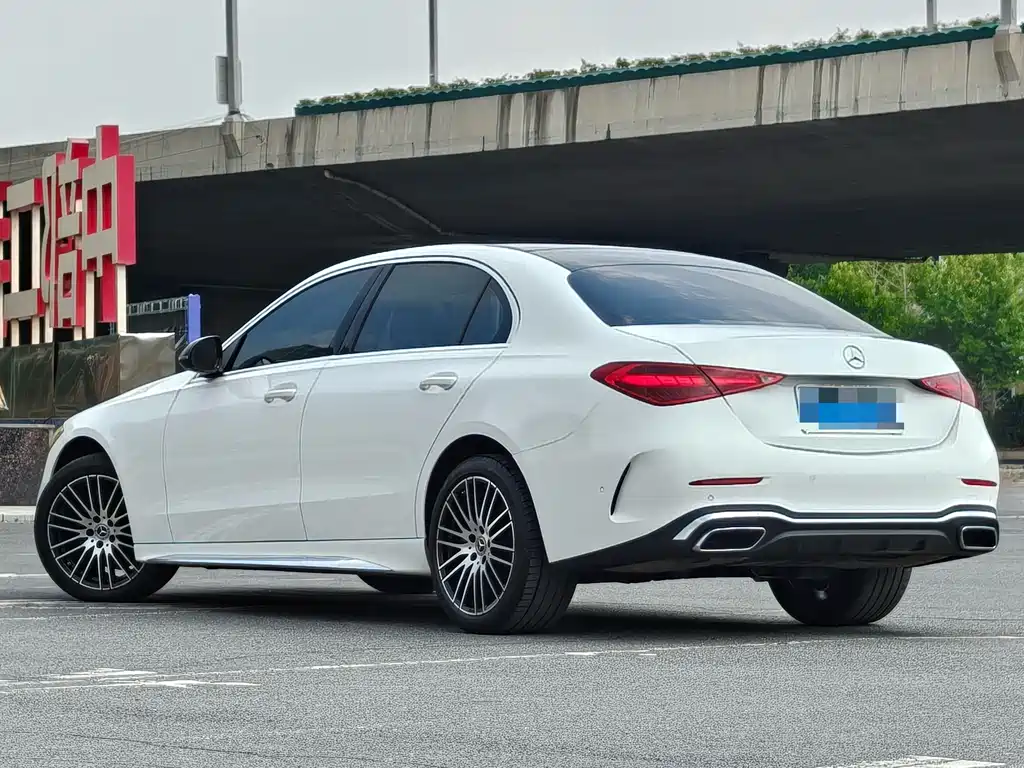 Mercedes-Benz C-Class — миниатюра 3