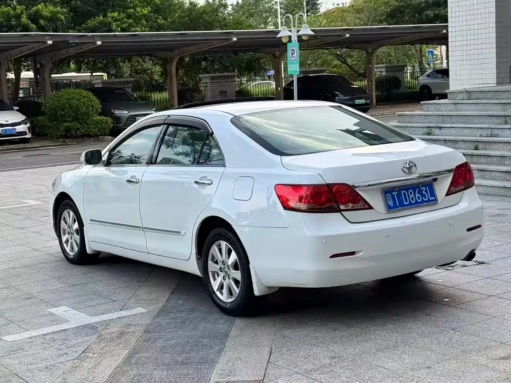 Toyota Camry — миниатюра 4