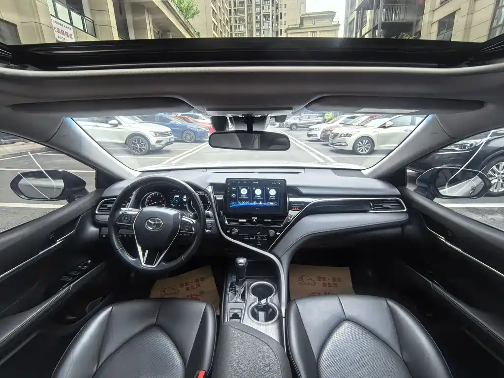 Toyota Camry 2021 2.0G Luxury