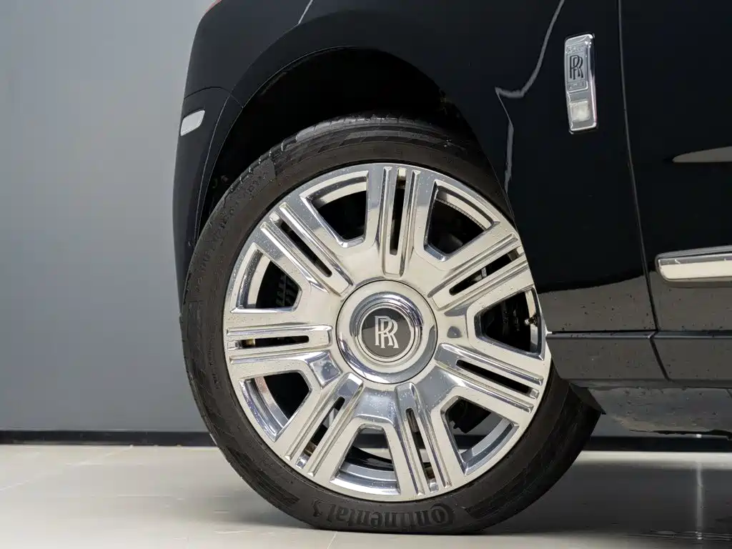 Rolls-Royce Cullinan — миниатюра 6